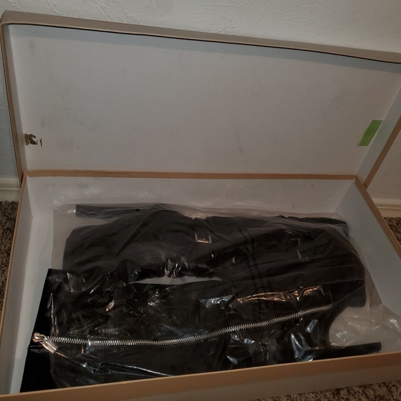 Michael Kors boots - Picture 2 of 6